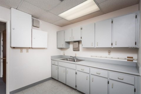Propiedad comercial en venta en Hudson, Florida, 178.37 m2 № 1734104 - foto 25