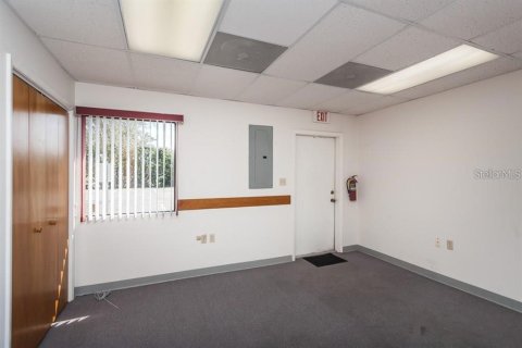 Propiedad comercial en venta en Hudson, Florida, 178.37 m2 № 1734104 - foto 17