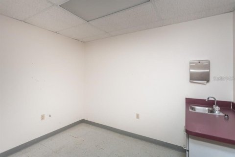 Propiedad comercial en venta en Hudson, Florida, 178.37 m2 № 1734104 - foto 18