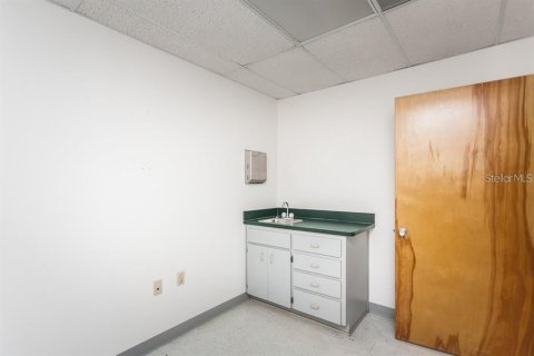Propiedad comercial en venta en Hudson, Florida, 178.37 m2 № 1734104 - foto 15