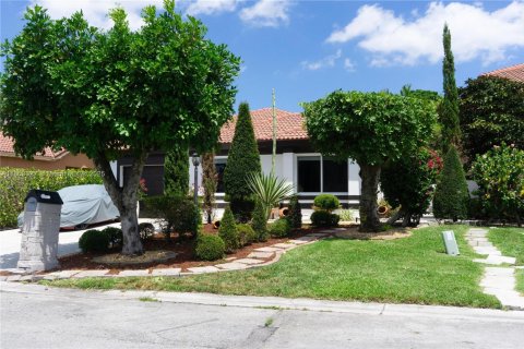 House in Miami Gardens, Florida 3 bedrooms, 157.19 sq.m. № 1864805 - photo 4