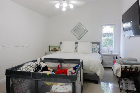 House in Miami Gardens, Florida 3 bedrooms, 157.19 sq.m. № 1864805 - photo 5