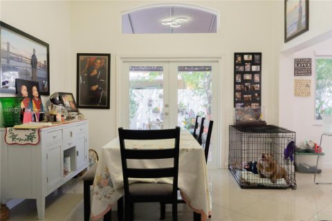 House in Miami Gardens, Florida 3 bedrooms, 157.19 sq.m. № 1864805 - photo 21