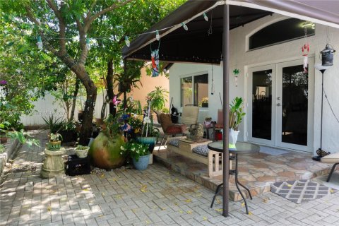 House in Miami Gardens, Florida 3 bedrooms, 157.19 sq.m. № 1864805 - photo 28