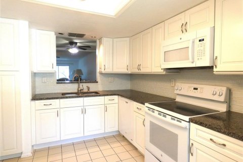 Condominio en venta en Port Richey, Florida, 2 dormitorios, 128.76 m2 № 1865880 - foto 11