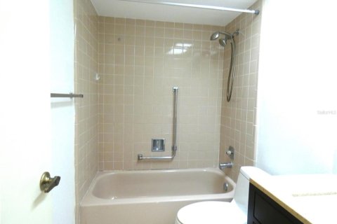 Condominio en venta en Port Richey, Florida, 2 dormitorios, 128.76 m2 № 1865880 - foto 23