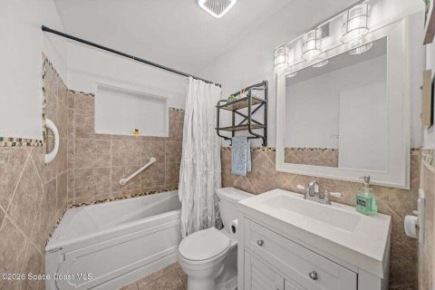 House in Indian Harbour Beach, Florida 4 bedrooms, 200.67 sq.m. № 2260347 - photo 17