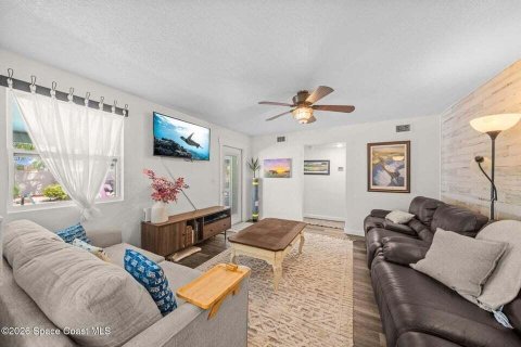 House in Indian Harbour Beach, Florida 4 bedrooms, 200.67 sq.m. № 2260347 - photo 29