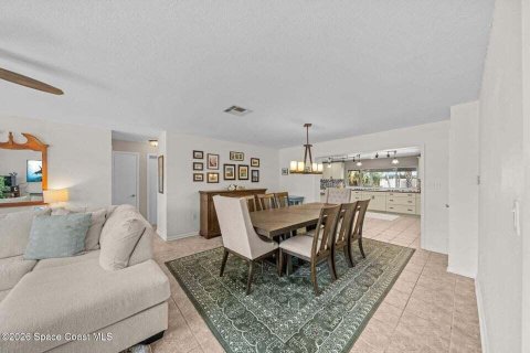 House in Indian Harbour Beach, Florida 4 bedrooms, 200.67 sq.m. № 2260347 - photo 28