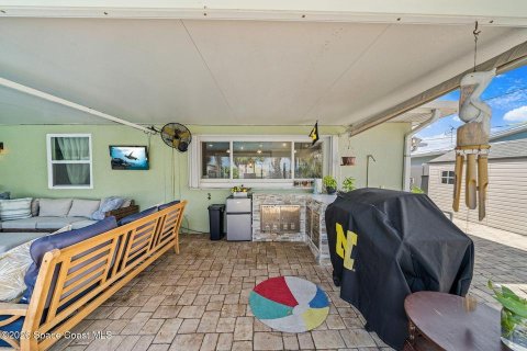 House in Indian Harbour Beach, Florida 4 bedrooms, 200.67 sq.m. № 2260347 - photo 14