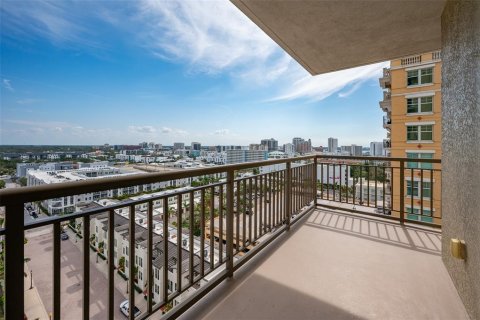 Condo in Sarasota, Florida, 2 bedrooms  № 1557579 - photo 10
