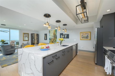 Condo in Sarasota, Florida, 2 bedrooms  № 1557579 - photo 7
