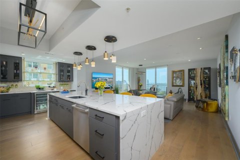 Condo in Sarasota, Florida, 2 bedrooms  № 1557579 - photo 3