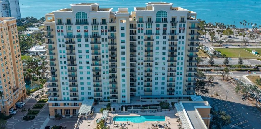 Condo in Sarasota, Florida, 2 bedrooms  № 1557579