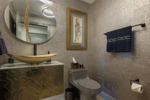 Condo in Sarasota, Florida, 2 bedrooms  № 1557579 - photo 16