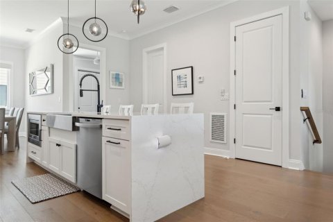 Townhouse in Tampa, Florida 3 bedrooms, 226.03 sq.m. № 1543334 - photo 8