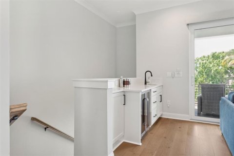 Townhouse in Tampa, Florida 3 bedrooms, 226.03 sq.m. № 1543334 - photo 11