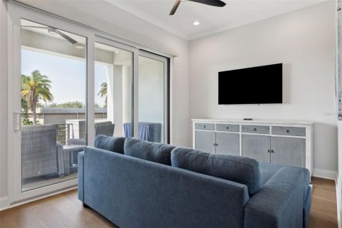 Townhouse in Tampa, Florida 3 bedrooms, 226.03 sq.m. № 1543334 - photo 12