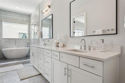 Townhouse in Tampa, Florida 3 bedrooms, 226.03 sq.m. № 1543334 - photo 19