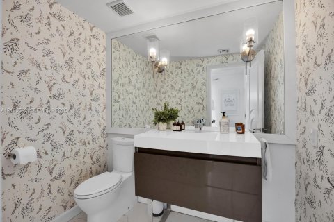 Villa ou maison à vendre à Coral Gables, Floride: 6 chambres, 407.47 m2 № 2401559 - photo 18