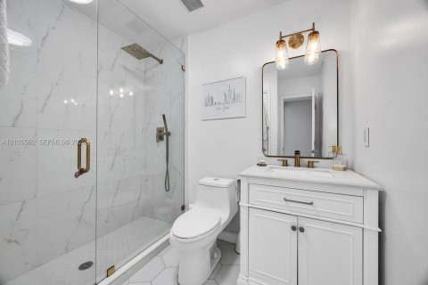 Villa ou maison à vendre à Coral Gables, Floride: 6 chambres, 407.47 m2 № 2401559 - photo 23
