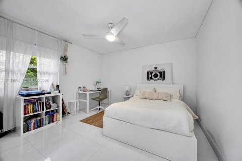 Villa ou maison à vendre à Coral Gables, Floride: 6 chambres, 407.47 m2 № 2401559 - photo 19