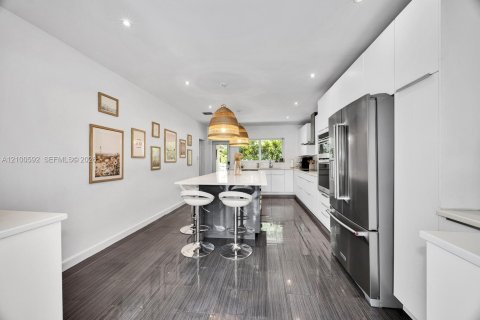 Villa ou maison à vendre à Coral Gables, Floride: 6 chambres, 407.47 m2 № 2401559 - photo 9