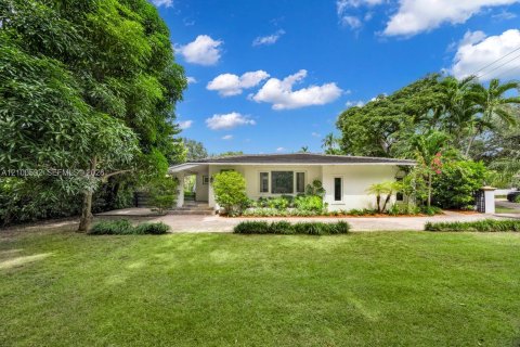 Villa ou maison à vendre à Coral Gables, Floride: 6 chambres, 407.47 m2 № 2401559 - photo 2