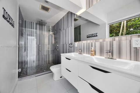 Villa ou maison à vendre à Coral Gables, Floride: 6 chambres, 407.47 m2 № 2401559 - photo 22