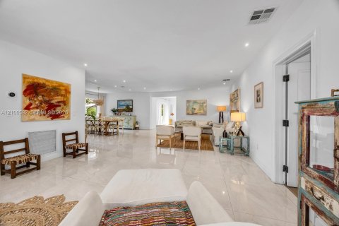 Villa ou maison à vendre à Coral Gables, Floride: 6 chambres, 407.47 m2 № 2401559 - photo 14
