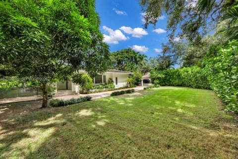 Villa ou maison à vendre à Coral Gables, Floride: 6 chambres, 407.47 m2 № 2401559 - photo 30