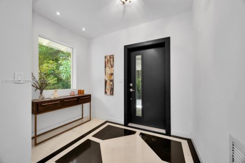 Villa ou maison à vendre à Coral Gables, Floride: 6 chambres, 407.47 m2 № 2401559 - photo 4