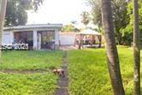 Снять в аренду виллу или дом в Майами-Шорс, Флорида 3 спальни, 178.93м2, № 2077932 - фото 10