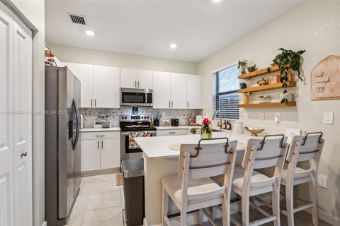 Townhouse in Cutler Bay, Florida 3 bedrooms, 124.02 sq.m. № 1768830 - photo 12
