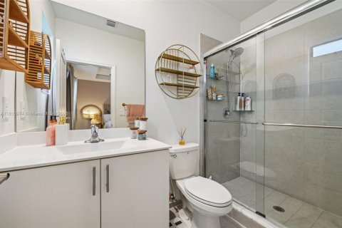 Townhouse in Cutler Bay, Florida 3 bedrooms, 124.02 sq.m. № 1768830 - photo 11