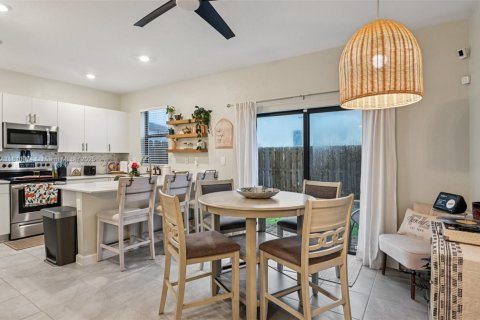 Townhouse in Cutler Bay, Florida 3 bedrooms, 124.02 sq.m. № 1768830 - photo 6