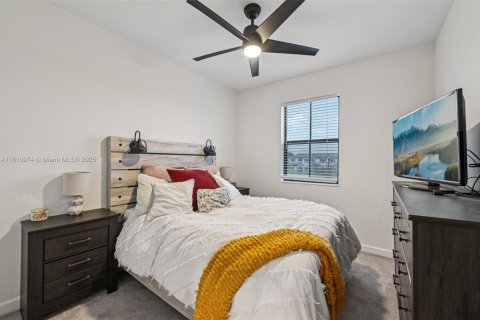 Townhouse in Cutler Bay, Florida 3 bedrooms, 124.02 sq.m. № 1768830 - photo 5
