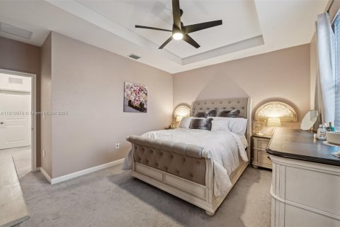 Townhouse in Cutler Bay, Florida 3 bedrooms, 124.02 sq.m. № 1768830 - photo 14