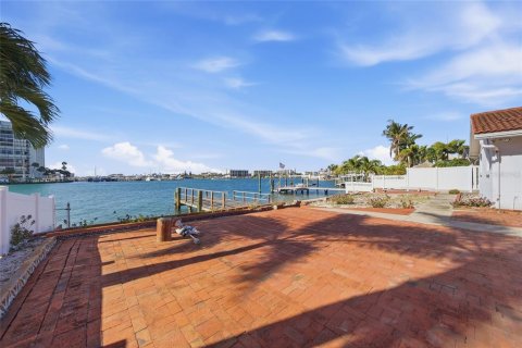 Land in Treasure Island, Florida № 2111041 - photo 5