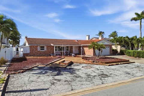 Land in Treasure Island, Florida № 2111041 - photo 2