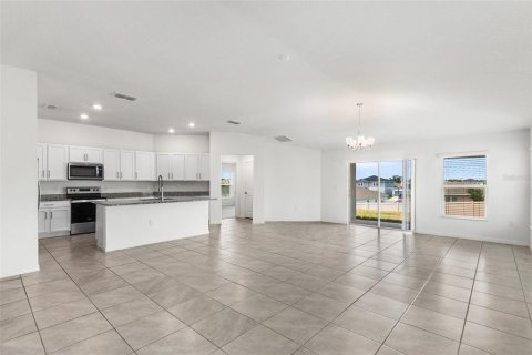 Villa ou maison à vendre à Winter Haven, Floride: 4 chambres, 184.23 m2 № 2310148 - photo 3