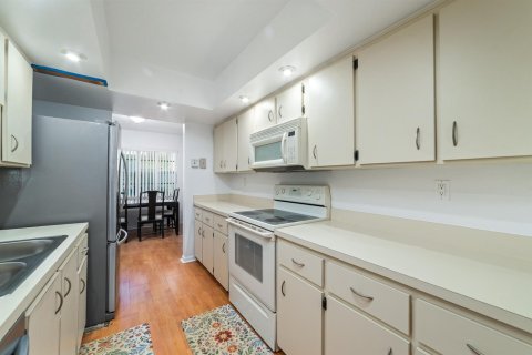 Купить кондоминиум в Корал-Спрингс, Флорида 3 комнаты, 126.35м2, № 2240474 - фото 12