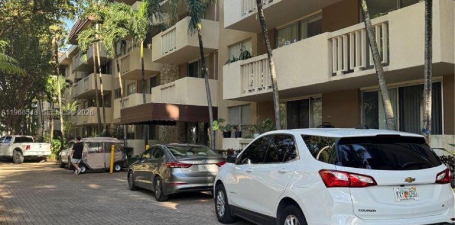 Condo à North Miami, Floride, 1 chambre  № 2031599