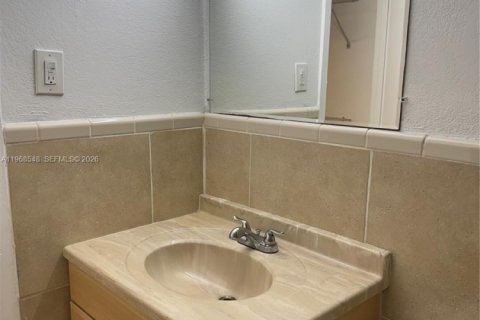Copropriété à louer à North Miami, Floride: 1 chambre, 66.33 m2 № 2031599 - photo 15