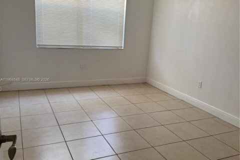 Copropriété à louer à North Miami, Floride: 1 chambre, 66.33 m2 № 2031599 - photo 10