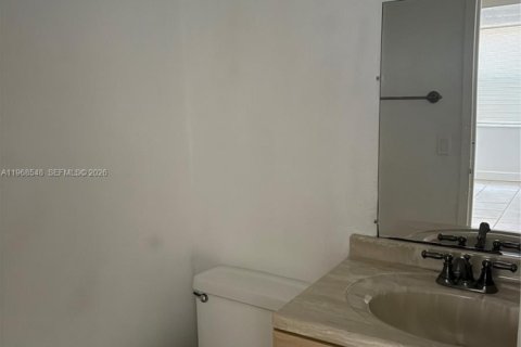 Copropriété à louer à North Miami, Floride: 1 chambre, 66.33 m2 № 2031599 - photo 5