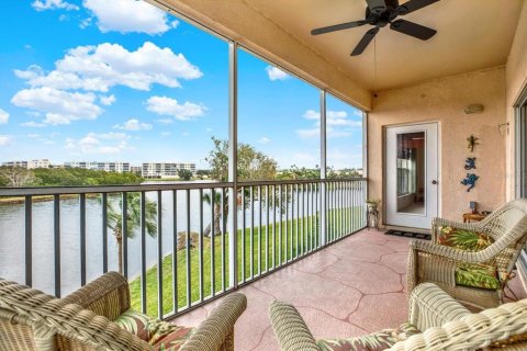 Condo in Saint Petersburg, Florida, 3 bedrooms  № 1734581 - photo 17