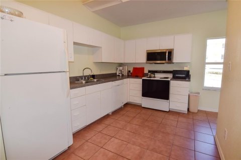 Condo in Saint Petersburg, Florida, 3 bedrooms  № 1734581 - photo 27