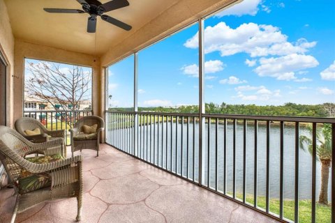 Condo in Saint Petersburg, Florida, 3 bedrooms  № 1734581 - photo 1