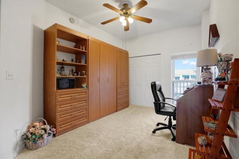 Condo in Saint Petersburg, Florida, 3 bedrooms  № 1734581 - photo 16